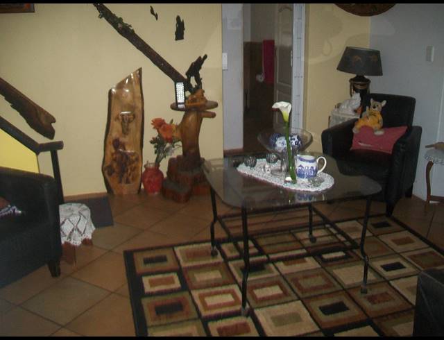 3 BEDROOM FREESTANDING FOR SALE IN PALM BEACH